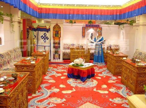 西藏饭店内有浓重的主题氛围