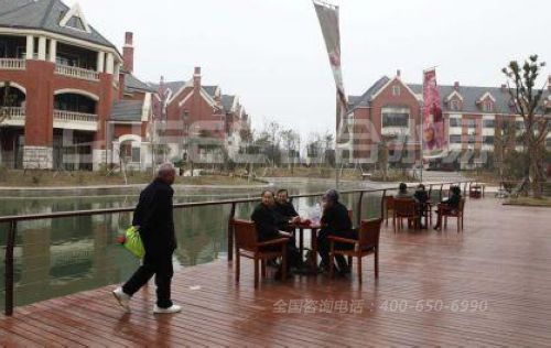 上海某一专门针对于老年人设计的养老社区